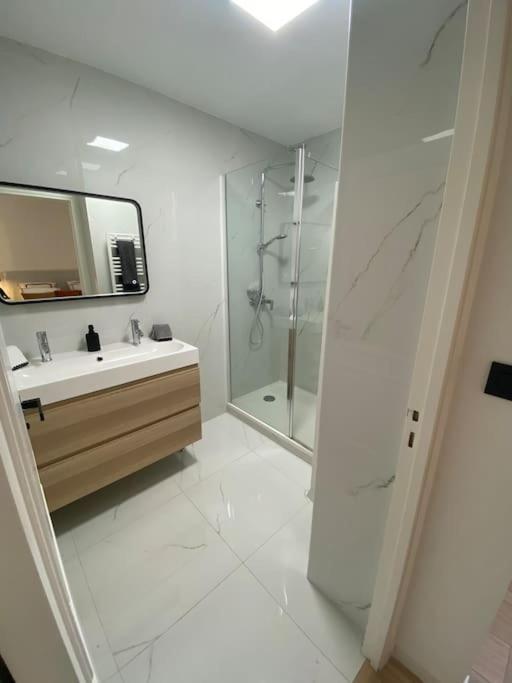Apartamento T2 Avec Terrasse Et Jardin Cannes Exterior foto